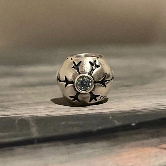 Pandora Retired Sterling Silver Aqua CZ Winter Christmas Snowflake Charm - Picture 1 of 5